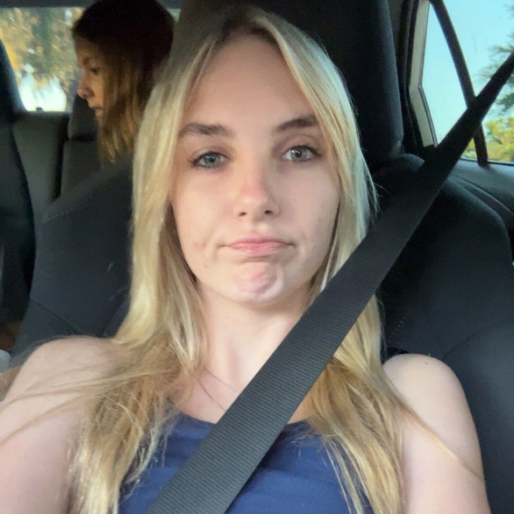 Meet your Posher, Ava